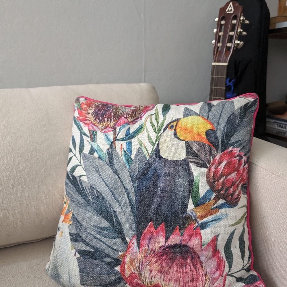 Bright Pillow Set - Picture 2 of 9